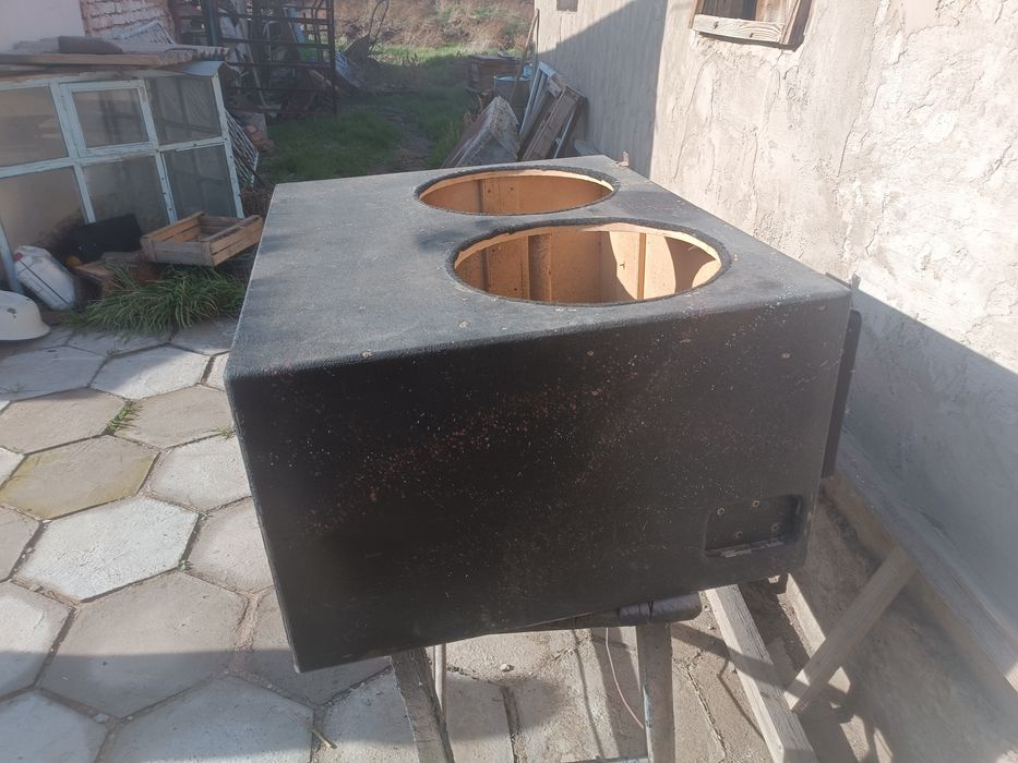 Продам короб для сабвуфера под две 15