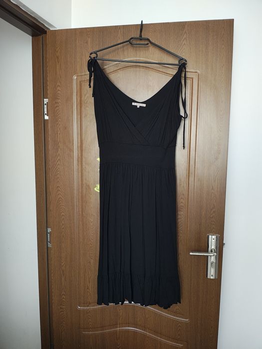 Rochie neagră de vară
