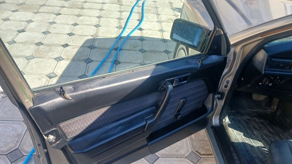 Продам "Мерседес-190".