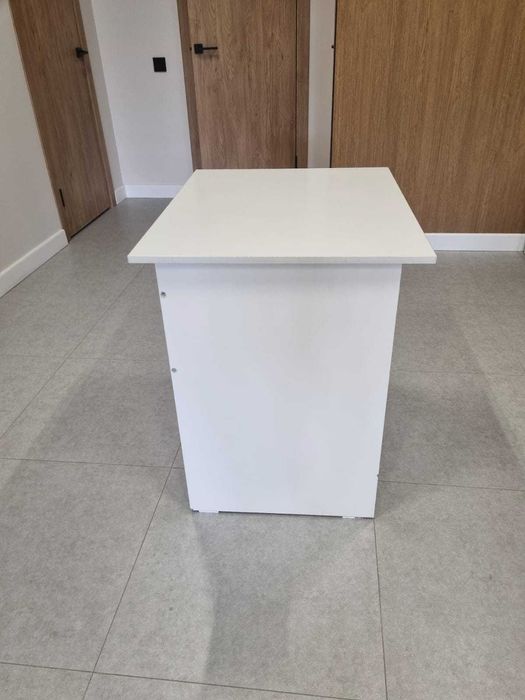 Офисная мебель стол