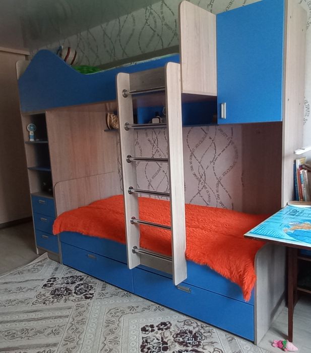 Продам кровать двухъярусную