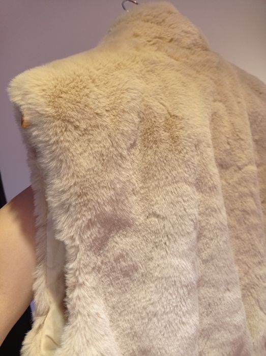 Veste de la CATO cu etichete