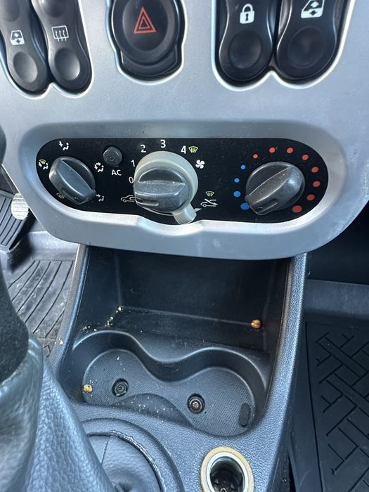 Dacia logan 1.6 pe benzină