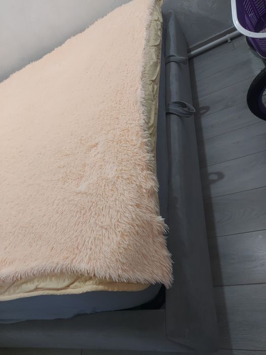 Двуспальная кровать.