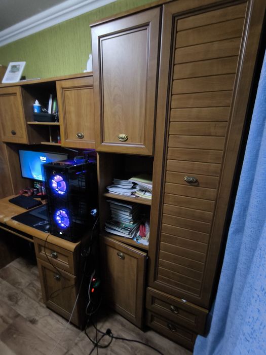 Продам стенку ученическую