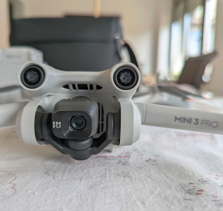 Drona DJI Mini 3 Pro (DJI Smart RC Version) doar 5 ore de functionare!
