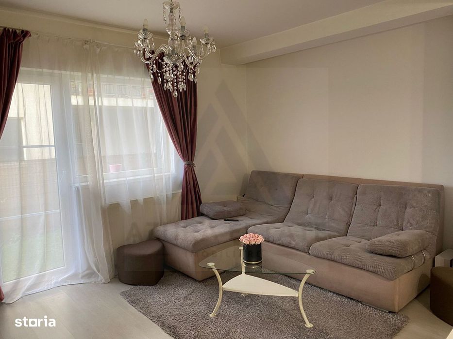 Apartament cu 3 camere 2 bai curte individuala 74 mp în Șelimbăr