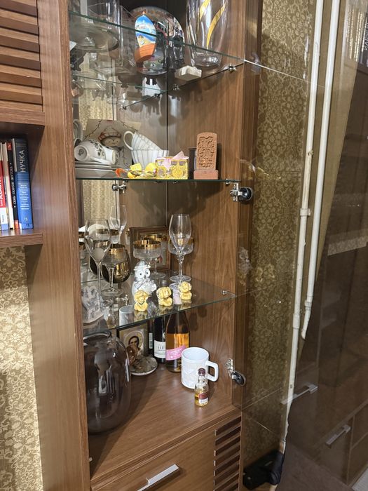 продается стенка коричневого цвета