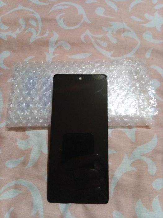 Дисплей на "TECNO" Spark 20 pro +