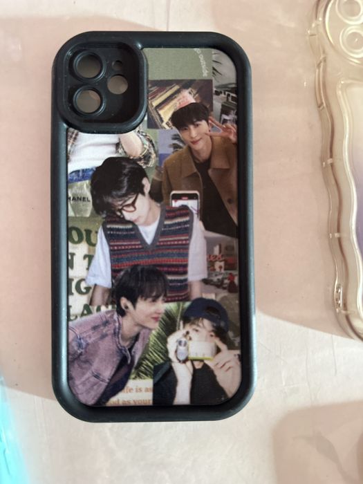 Продам чехлы на айфон 11