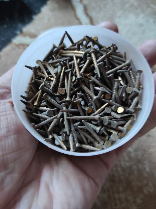 Латунные гвозди.