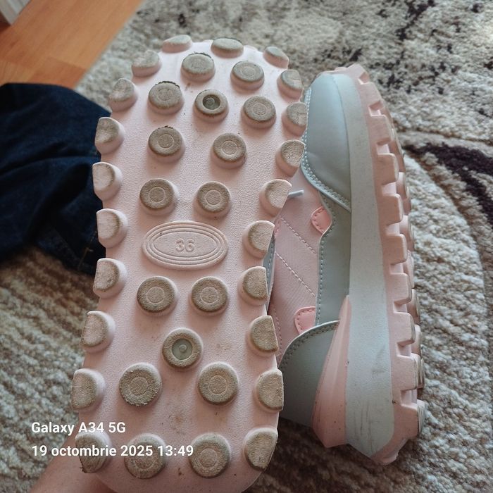 Adidasi dama 2 purtări