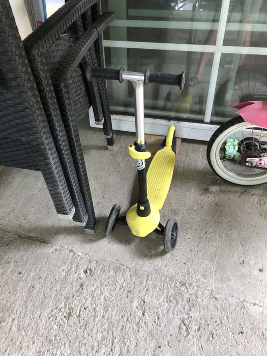 Vand trotinete si triciclete pentru copii