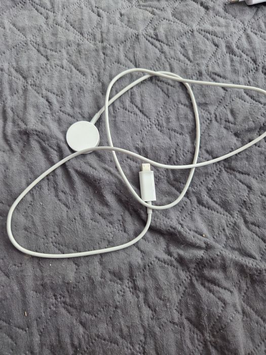 Продам эпл вотч se 2