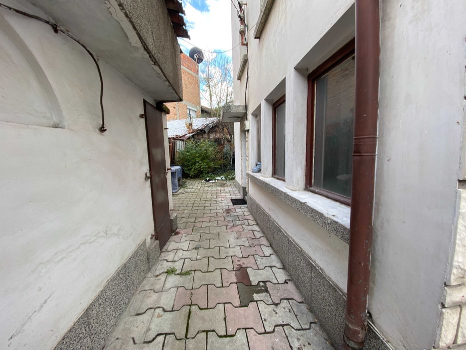 Продава се Къща в Пловдив, Център - 252 кв.м за 913 €/кв.м - Снимка #11