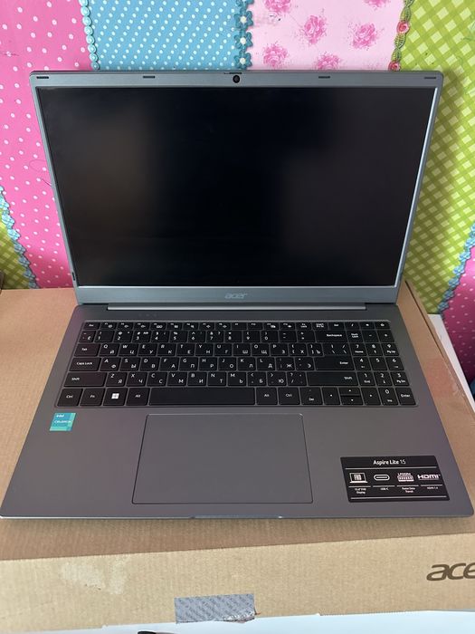 Продам ноутбук acer 3 мес в использование