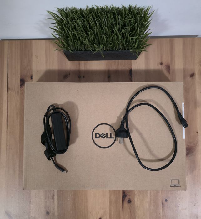 Dell Inspiron 3580 - i7, 16GB ram, 120GB ssd + 1TB had, Radeon 520 лап