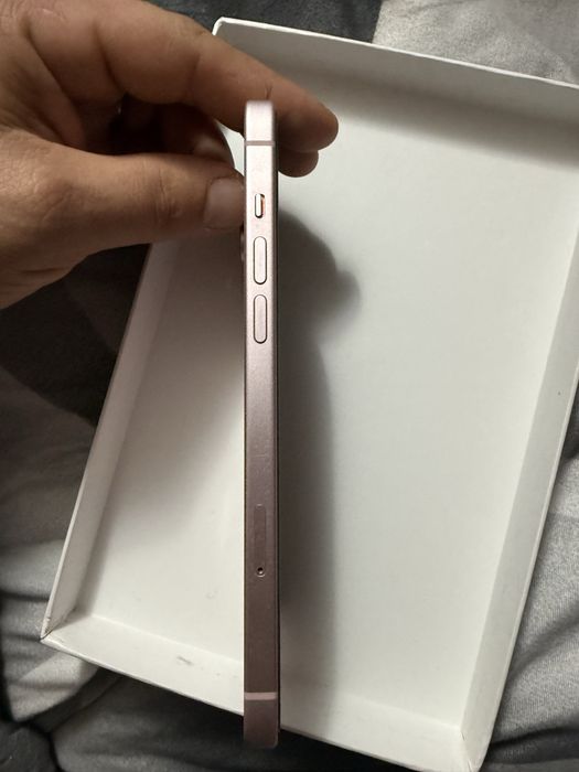 Vand iphone 15 plus roz