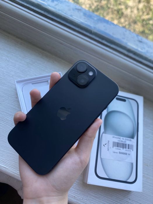 Продаю iPhone 15 256 Г