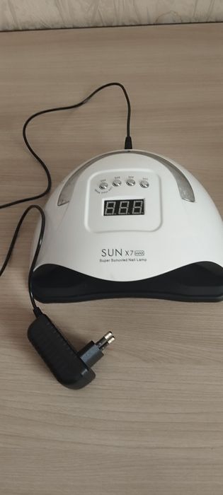 Продам лампу для маникюра