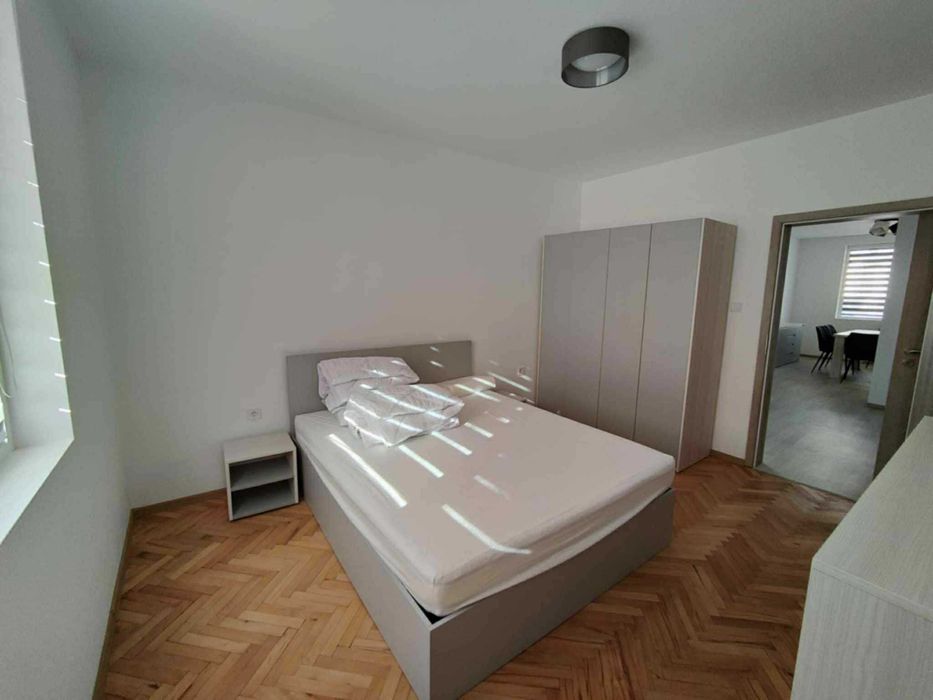 Дава се под наем Четиристаен апартамент в Габрово, Център - 90 кв.м за 357 € - Снимка #3