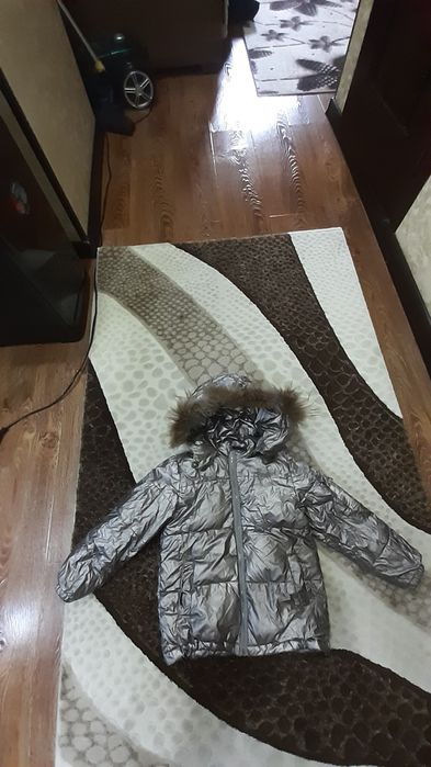 Продам  курточку для девочек.