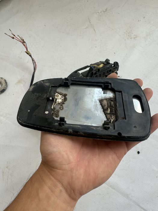 Правое зеркало оригинал nissan cefiro a32
