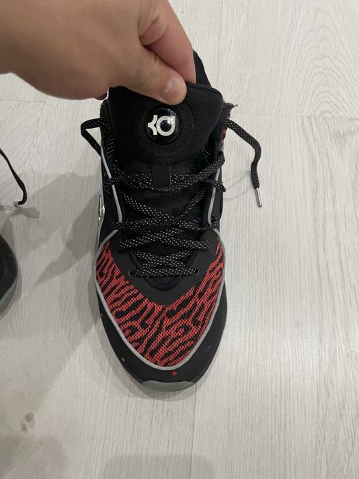 продам баскетболныц кросый