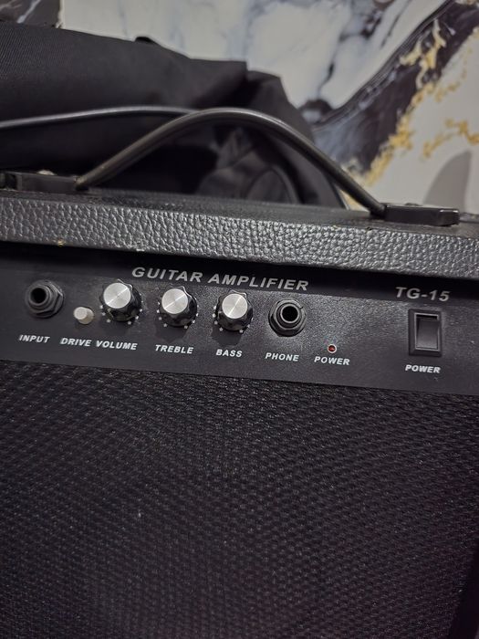 Пълен комплект електрическа китара + усилвател