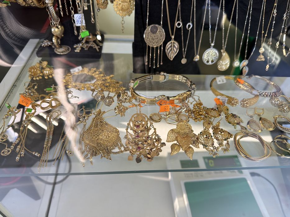 Златни Пръстени и обеци 160 лв . на грам