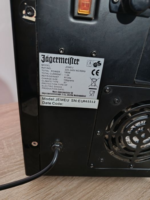 Vând dozator -racitor jagermeister