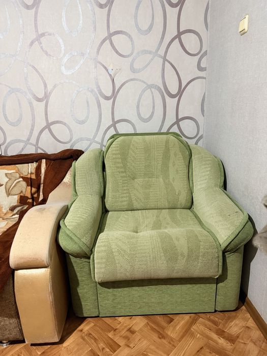 Отдам даром диван, самовыв, срочно!