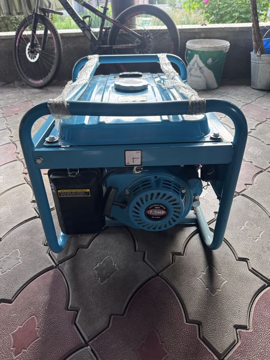 Продам бензиновый генератор новый!