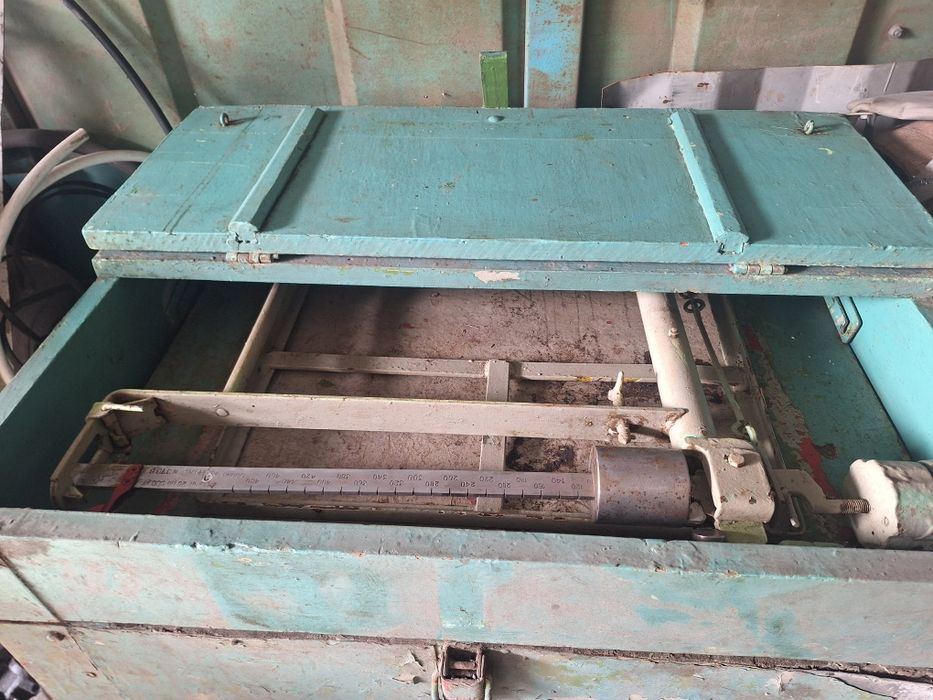 Продаю напольные весы