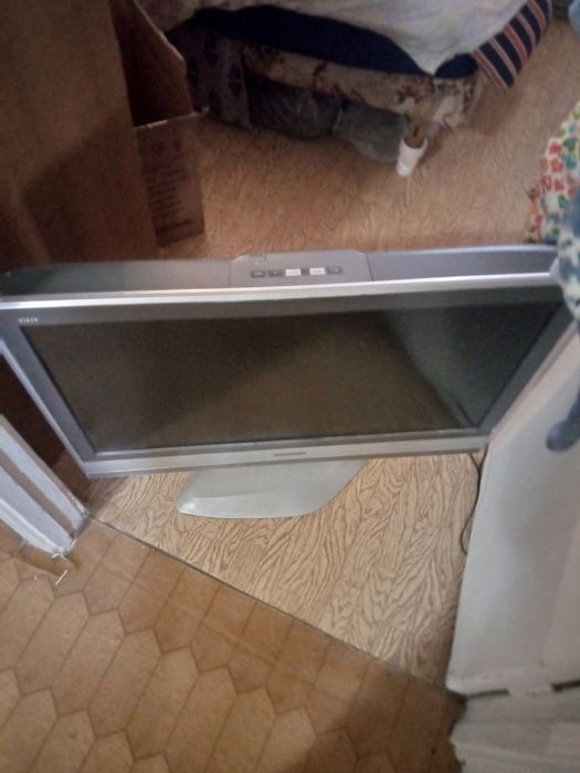 Телевизор Panasonic и Sony