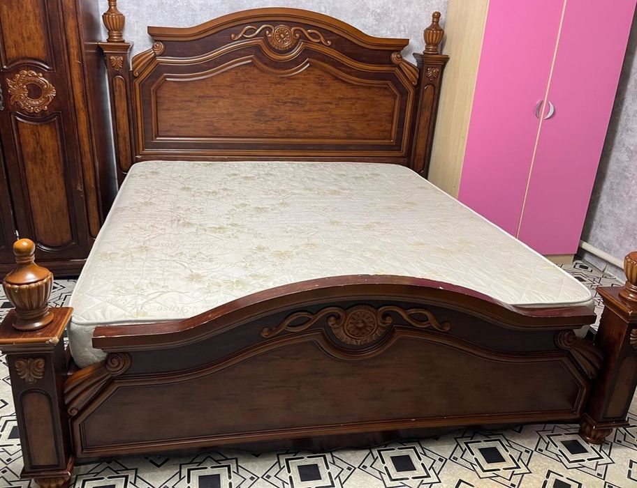 Спальный гарнитур