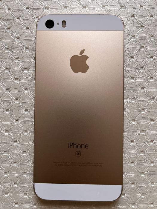 Продам iPhone SE