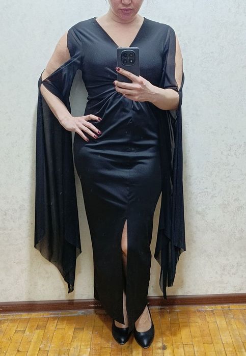 Любое платье за 20 тыс сум  в шикарном состоянии.