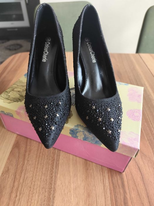 Дамски официалнк обувки