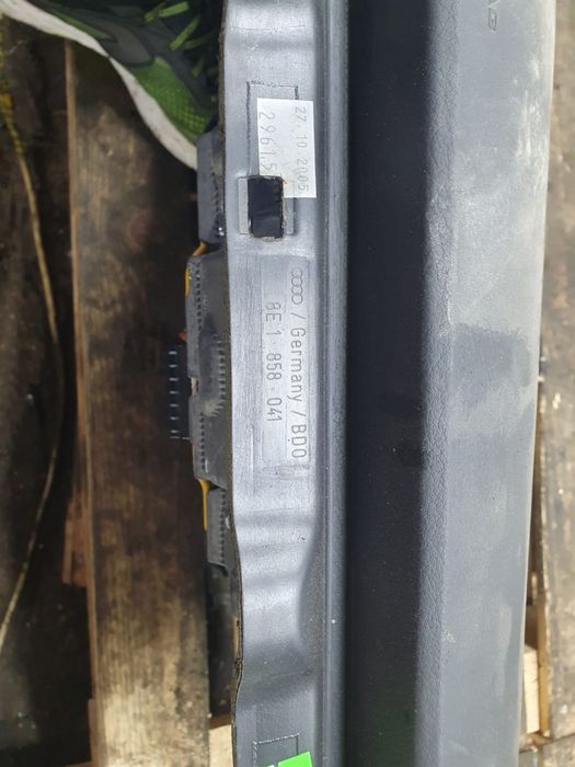 Plansa bord 8e1858041 Audi A4 B7  [din 2004 pana  2008]