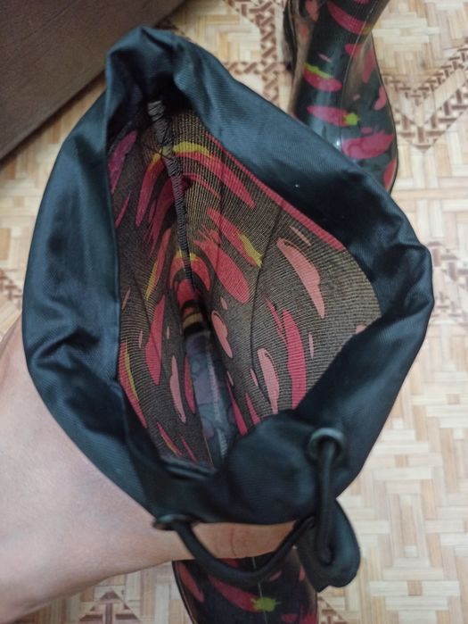 Продам сапоги 1000тг