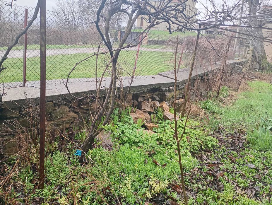 Камък от дувар по договаряне