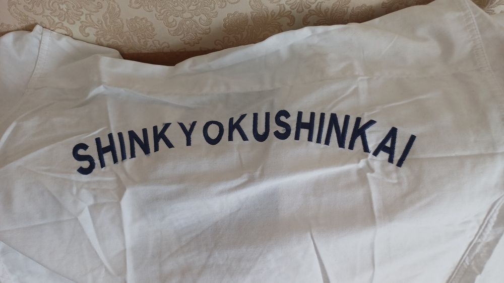 Продам кимоно в хорошем состоянии.