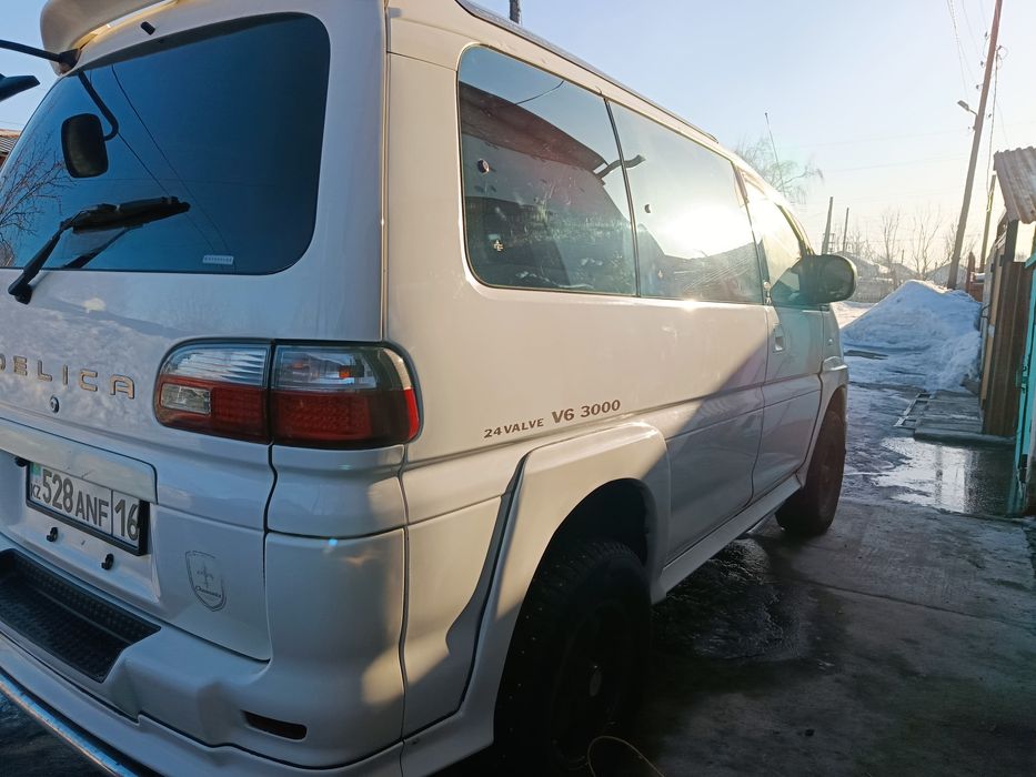 Mitsubishi DELICA