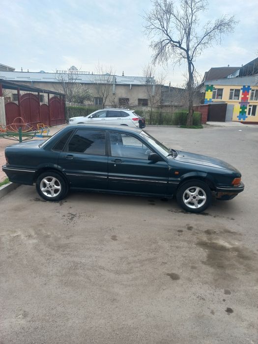 Митцубиши галант  1991 год