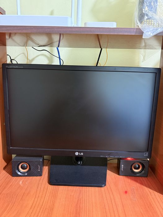 Monitor sotiladi LG
