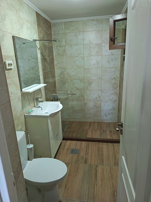 Apartament si spatiu comercial