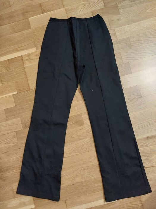 Pantaloni dama evazați