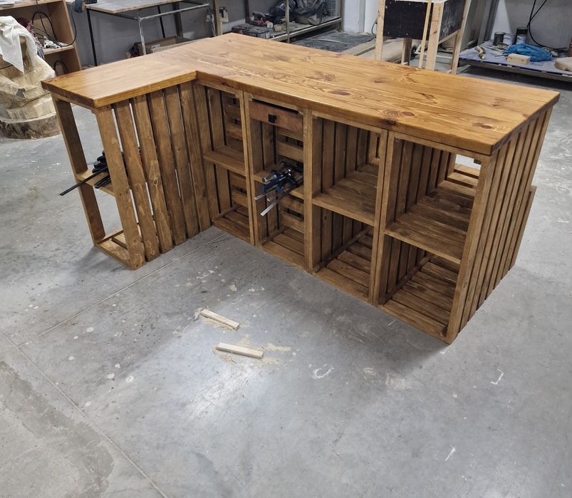 Дървено     бюро