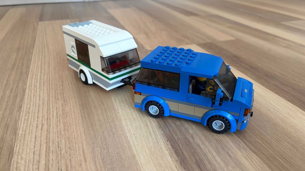 Каравана и микробус LEGO City 60117